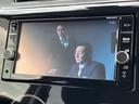 テレビ映像を画面に表示でき、停車中のひとときに映像を視聴して過ごせます。画面中央に映像が見やすく収まり、待ち時間などの休憩時間を有意義に活用したい方に便利です。
