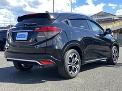 ���ݡ��ƥ��ʥꥢ�ǥ������ܤ�����ޤ����ơ�����פ����֤䡢�ꥢ�����ȤΥ饤�󤬡��϶������ݤ��Ф��ޤ��� 3