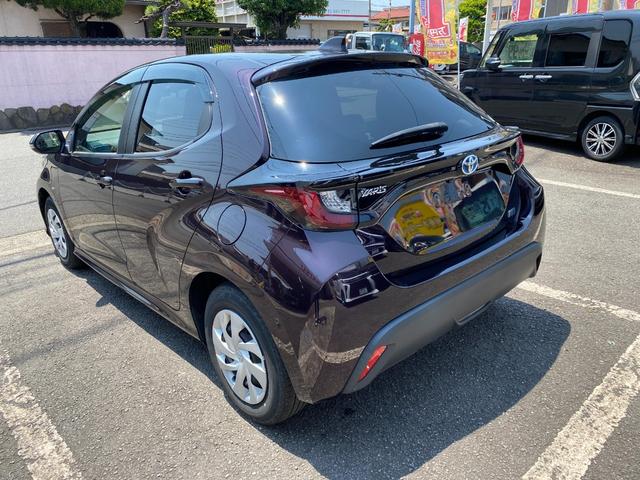 ヤリス ハイブリッドＧ　サイドカメラ　ＬＤＡ　フロントカメラ　Ｉストップ　サイドエアバッグ　スマートキ　ナビ　Ｂモニター　ドライブレコーダー　ＥＴＣ車載器　横滑り防止装置　セキュリティアラーム　メディアプレイヤー接続　ＡＢＳ（3枚目）