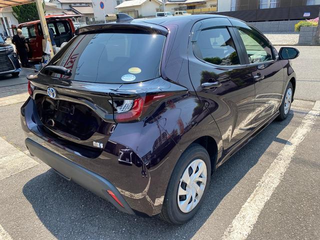 ヤリス ハイブリッドＧ　サイドカメラ　ＬＤＡ　フロントカメラ　Ｉストップ　サイドエアバッグ　スマートキ　ナビ　Ｂモニター　ドライブレコーダー　ＥＴＣ車載器　横滑り防止装置　セキュリティアラーム　メディアプレイヤー接続　ＡＢＳ（5枚目）