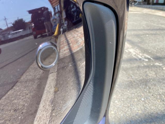 ヤリス ハイブリッドＧ　サイドカメラ　ＬＤＡ　フロントカメラ　Ｉストップ　サイドエアバッグ　スマートキ　ナビ　Ｂモニター　ドライブレコーダー　ＥＴＣ車載器　横滑り防止装置　セキュリティアラーム　メディアプレイヤー接続　ＡＢＳ（12枚目）