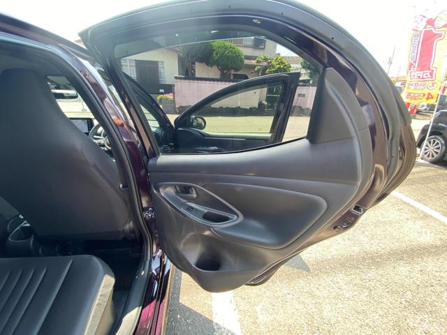 ヤリス ハイブリッドＧ　サイドカメラ　ＬＤＡ　フロントカメラ　Ｉストップ　サイドエアバッグ　スマートキ　ナビ　Ｂモニター　ドライブレコーダー　ＥＴＣ車載器　横滑り防止装置　セキュリティアラーム　メディアプレイヤー接続　ＡＢＳ（39枚目）