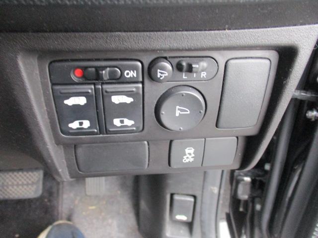 フリード Ｇ　ジャストセレクション　ナビ　ＴＶ　バックカメラ　ＥＴＣ　両側パワースライドドア（15枚目）