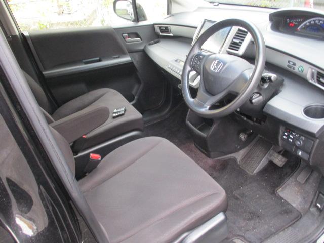 フリード Ｇ　ジャストセレクション　ナビ　ＴＶ　バックカメラ　ＥＴＣ　両側パワースライドドア（17枚目）