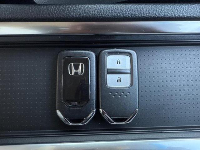 フィット ホーム　新品タイヤ／純正　８インチ　ＳＤナビ／ホンダセンシング／車線逸脱防止支援システム／パーキングアシスト　バックガイド／ヘッドランプ　ＬＥＤ／Ｂｌｕｅｔｏｏｔｈ接続／ＥＴＣ／ＥＢＤ付ＡＢＳ　バックカメラ（33枚目）