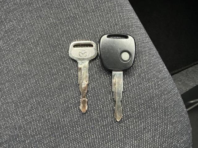 キャロル ＧＬ　保証書／アイアクティブセンス（マツダ）／シートヒーター　運転席／車線逸脱防止支援システム／ＥＢＤ付ＡＢＳ／横滑り防止装置／アイドリングストップ／禁煙車／エアバッグ　運転席／エアバッグ　助手席（27枚目）