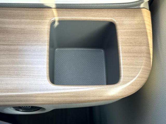 アルトラパン Ｘ　新品タイヤ／保証書／社外　１０インチ　ナビ／セーフティサポート（スズキ）／シートヒーター　前席／全方位モニター／車線逸脱防止支援システム／ドライブレコーダー　前後／ヘッドランプ　ＬＥＤ　全周囲カメラ（37枚目）