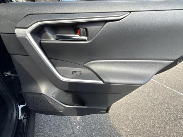 ＲＡＶ４ Ｘ　保証書／社外　９インチ　ＳＤナビ／衝突安全装置／車線逸脱防止支援システム／ドライブレコーダー　純正／ヘッドランプ　ＬＥＤ／Ｂｌｕｅｔｏｏｔｈ接続／ＥＴＣ／ＥＢＤ付ＡＢＳ／横滑り防止装置　バックカメラ（22枚目）