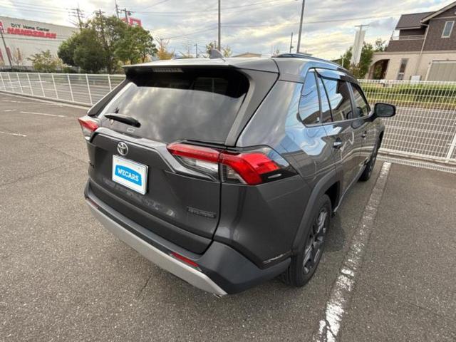 ＲＡＶ４ ４ＷＤアドベンチャー　保証書／純正　９インチ　ＳＤナビ／デジタルインナーミラー／衝突安全装置／シートヒーター　前席／車線逸脱防止支援システム／シート　合皮／電動バックドア／ドライブレコーダー　純正／ヘッドランプ　ＬＥＤ（3枚目）