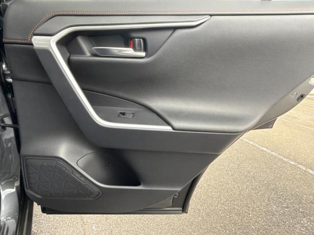 ＲＡＶ４ ４ＷＤアドベンチャー　保証書／純正　９インチ　ＳＤナビ／デジタルインナーミラー／衝突安全装置／シートヒーター　前席／車線逸脱防止支援システム／シート　合皮／電動バックドア／ドライブレコーダー　純正／ヘッドランプ　ＬＥＤ（22枚目）