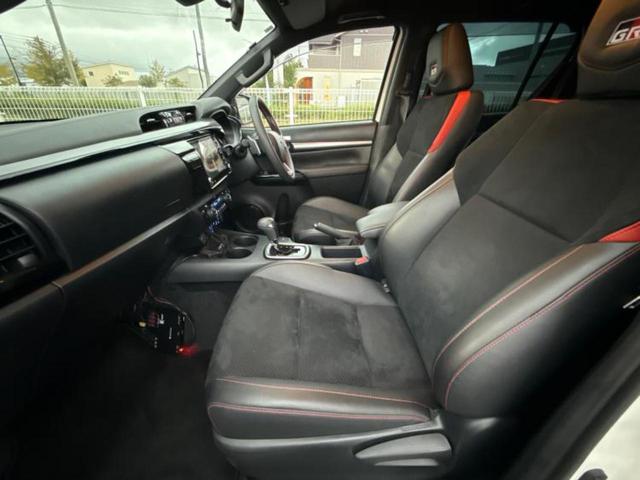 ハイラックス ４ＷＤ　Ｚ　ＧＲスポーツ　保証書／ディスプレイオーディオ＋ナビ８インチ／トヨタセーフティセンス／全方位モニター／車線逸脱防止支援システム／シート　ハーフレザー／ドライブレコーダー　社外／ヘッドランプ　ＬＥＤ　全周囲カメラ（7枚目）