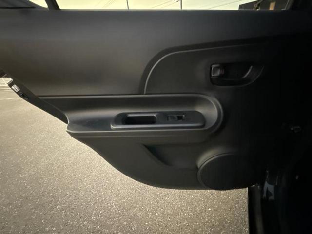 アクア S 新品タイヤ/保証書/純正 SDナビ/衝突安全装置/車線逸脱防止支援システム/ドライブレコーダー 社外/Bluetooth接続/ETC/EBD付ABS/横滑り防止装置/アイドリングストップ バックカメラ(24枚目)