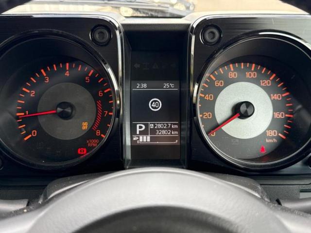 WECARSの展示場では実際に見て、触ってお車をお選びいただけます!知識の豊富な営業スタッフが様々なカーライフをご提案いたします!