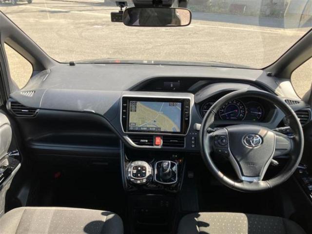 ヴォクシー ハイブリッドＶ　新品タイヤ／保証書／純正　１０インチ　ＳＤナビ／フリップダウンモニター　純正　１２．８インチ／衝突安全装置／両側電動スライドドア／シートヒーター／車線逸脱防止支援システム　衝突被害軽減システム　ＥＴＣ（4枚目）