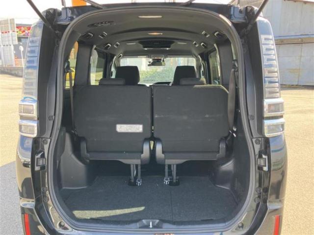 ヴォクシー ハイブリッドＶ　新品タイヤ／保証書／純正　１０インチ　ＳＤナビ／フリップダウンモニター　純正　１２．８インチ／衝突安全装置／両側電動スライドドア／シートヒーター／車線逸脱防止支援システム　衝突被害軽減システム　ＥＴＣ（7枚目）