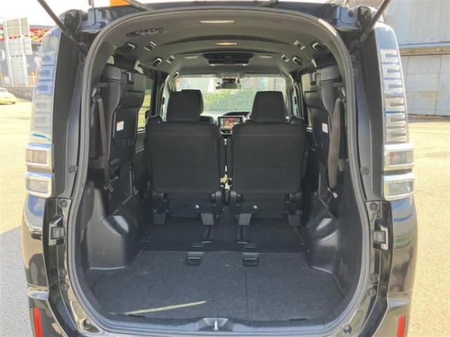 ヴォクシー ハイブリッドＶ　新品タイヤ／保証書／純正　１０インチ　ＳＤナビ／フリップダウンモニター　純正　１２．８インチ／衝突安全装置／両側電動スライドドア／シートヒーター／車線逸脱防止支援システム　衝突被害軽減システム　ＥＴＣ（8枚目）