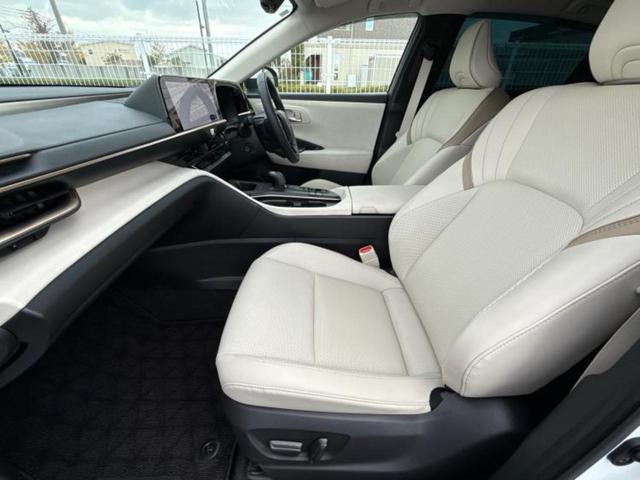 クラウンクロスオーバー ４ＷＤ　Ｇアドバンスドレザーパッケージ　エアロ／保証書／純正　ＨＤＤナビ／デジタルインナーミラー／衝突安全装置／シートヒーター　前席／全方位モニター／車線逸脱防止支援システム／シート　フルレザー／電動バックドア／ヘッドランプ　ＬＥＤ　４ＷＤ（7枚目）