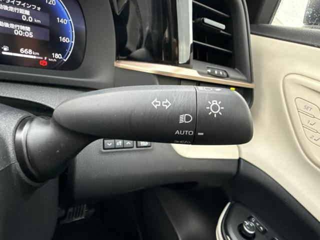 クラウンクロスオーバー ４ＷＤ　Ｇアドバンスドレザーパッケージ　エアロ／保証書／純正　ＨＤＤナビ／デジタルインナーミラー／衝突安全装置／シートヒーター　前席／全方位モニター／車線逸脱防止支援システム／シート　フルレザー／電動バックドア／ヘッドランプ　ＬＥＤ　４ＷＤ（16枚目）