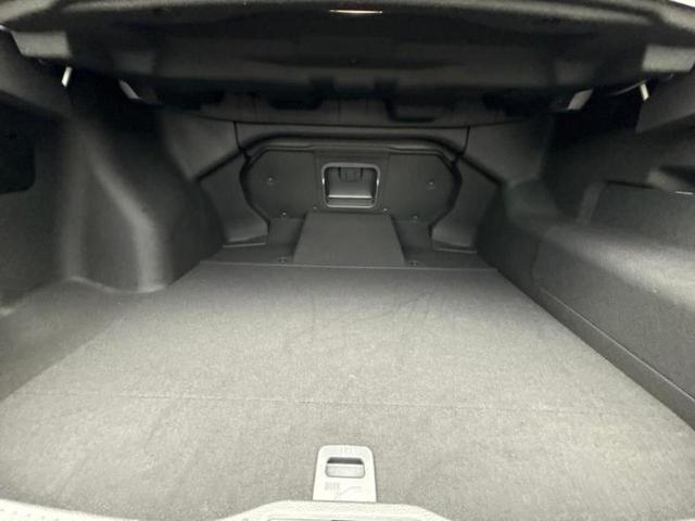 クラウンクロスオーバー ４ＷＤ　Ｇアドバンスドレザーパッケージ　エアロ／保証書／純正　ＨＤＤナビ／デジタルインナーミラー／衝突安全装置／シートヒーター　前席／全方位モニター／車線逸脱防止支援システム／シート　フルレザー／電動バックドア／ヘッドランプ　ＬＥＤ　４ＷＤ（19枚目）