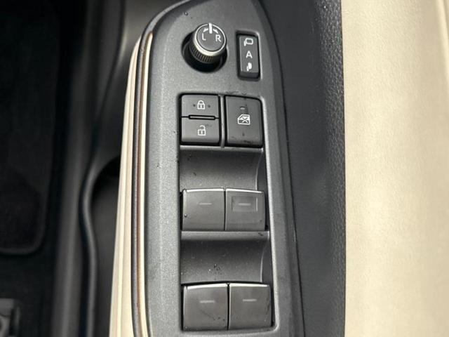 クラウンクロスオーバー ４ＷＤ　Ｇアドバンスドレザーパッケージ　エアロ／保証書／純正　ＨＤＤナビ／デジタルインナーミラー／衝突安全装置／シートヒーター　前席／全方位モニター／車線逸脱防止支援システム／シート　フルレザー／電動バックドア／ヘッドランプ　ＬＥＤ　４ＷＤ（25枚目）