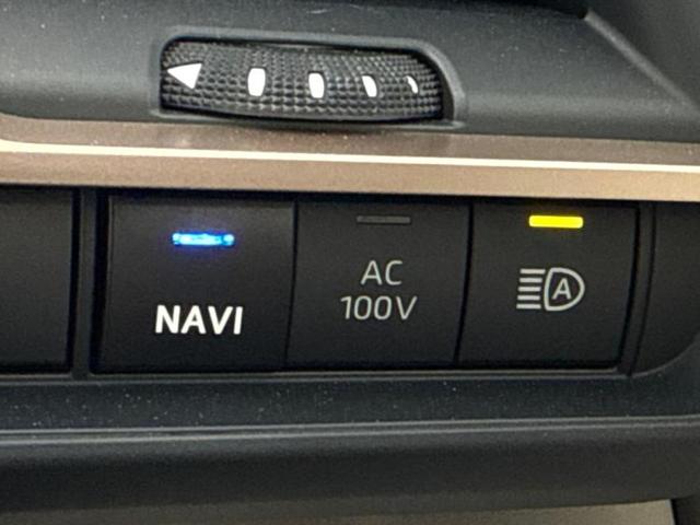 クラウンクロスオーバー ４ＷＤ　Ｇアドバンスドレザーパッケージ　エアロ／保証書／純正　ＨＤＤナビ／デジタルインナーミラー／衝突安全装置／シートヒーター　前席／全方位モニター／車線逸脱防止支援システム／シート　フルレザー／電動バックドア／ヘッドランプ　ＬＥＤ　４ＷＤ（29枚目）