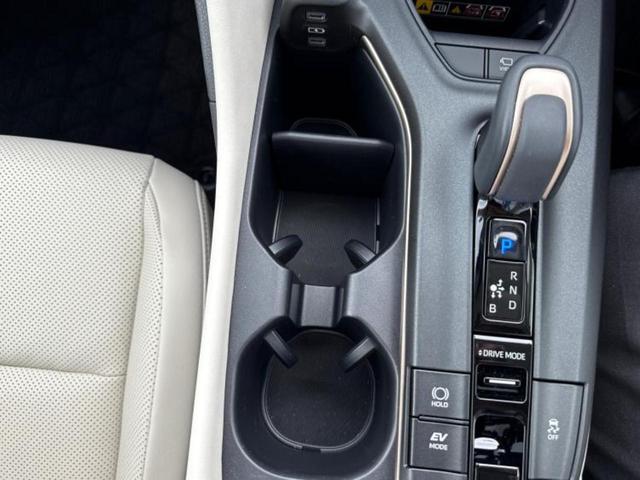 クラウンクロスオーバー ４ＷＤ　Ｇアドバンスドレザーパッケージ　エアロ／保証書／純正　ＨＤＤナビ／デジタルインナーミラー／衝突安全装置／シートヒーター　前席／全方位モニター／車線逸脱防止支援システム／シート　フルレザー／電動バックドア／ヘッドランプ　ＬＥＤ　４ＷＤ（37枚目）