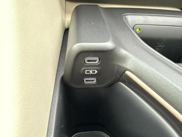 クラウンクロスオーバー ４ＷＤ　Ｇアドバンスドレザーパッケージ　エアロ／保証書／純正　ＨＤＤナビ／デジタルインナーミラー／衝突安全装置／シートヒーター　前席／全方位モニター／車線逸脱防止支援システム／シート　フルレザー／電動バックドア／ヘッドランプ　ＬＥＤ　４ＷＤ（38枚目）