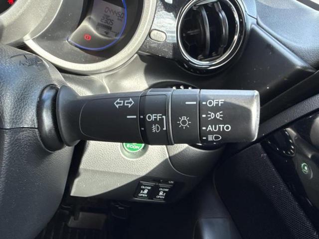 N-BOXカスタム SSパッケージ 新品タイヤ/保証書/純正 SDナビ/両側電動スライドドア/シートヒーター 前席/ドライブレコーダー 社外/ヘッドランプ HID/ETC/EBD付ABS/横滑り防止装置/アイドリングストップ ドラレコ(16枚目)