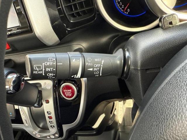 N-BOXカスタム SSパッケージ 新品タイヤ/保証書/純正 SDナビ/両側電動スライドドア/シートヒーター 前席/ドライブレコーダー 社外/ヘッドランプ HID/ETC/EBD付ABS/横滑り防止装置/アイドリングストップ ドラレコ(17枚目)