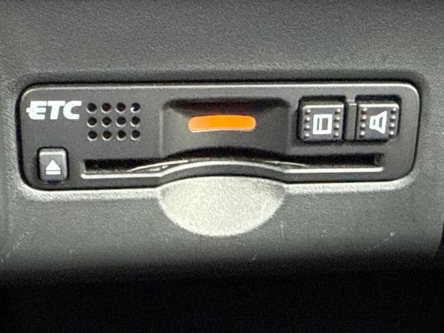 N-BOXカスタム SSパッケージ 新品タイヤ/保証書/純正 SDナビ/両側電動スライドドア/シートヒーター 前席/ドライブレコーダー 社外/ヘッドランプ HID/ETC/EBD付ABS/横滑り防止装置/アイドリングストップ ドラレコ(25枚目)