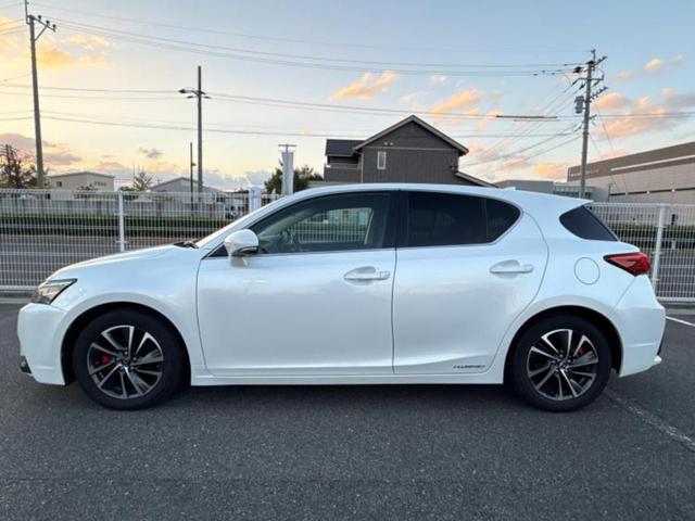 CT CT200hバージョンC 新品タイヤ/保証書/純正 SDナビ/プリクラッシュセーフティ/シートヒーター 前席/車線逸脱防止支援システム/シート 合皮/ドライブレコーダー 純正/ヘッドランプ LED/USBジャック バックカメラ(2枚目)