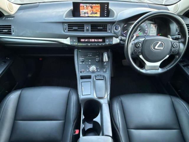 CT CT200hバージョンC 新品タイヤ/保証書/純正 SDナビ/プリクラッシュセーフティ/シートヒーター 前席/車線逸脱防止支援システム/シート 合皮/ドライブレコーダー 純正/ヘッドランプ LED/USBジャック バックカメラ(4枚目)