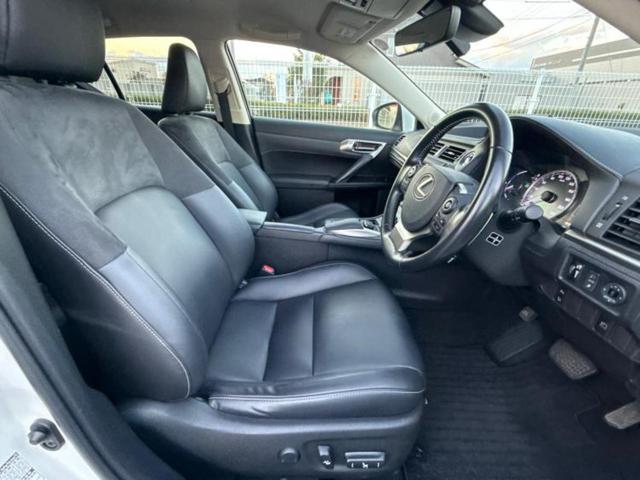 CT CT200hバージョンC 新品タイヤ/保証書/純正 SDナビ/プリクラッシュセーフティ/シートヒーター 前席/車線逸脱防止支援システム/シート 合皮/ドライブレコーダー 純正/ヘッドランプ LED/USBジャック バックカメラ(5枚目)