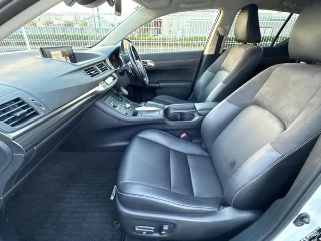 CT CT200hバージョンC 新品タイヤ/保証書/純正 SDナビ/プリクラッシュセーフティ/シートヒーター 前席/車線逸脱防止支援システム/シート 合皮/ドライブレコーダー 純正/ヘッドランプ LED/USBジャック バックカメラ(7枚目)