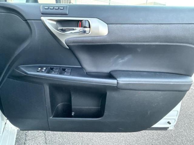 CT CT200hバージョンC 新品タイヤ/保証書/純正 SDナビ/プリクラッシュセーフティ/シートヒーター 前席/車線逸脱防止支援システム/シート 合皮/ドライブレコーダー 純正/ヘッドランプ LED/USBジャック バックカメラ(21枚目)