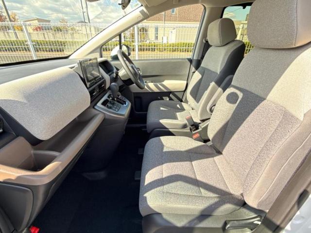 フリード AIR 保証書/純正 8インチ ナビ/ホンダセンシング/両側電動スライドドア/車線逸脱防止支援システム/登録済未使用車/ヘッドランプ LED/Bluetooth接続/EBD付ABS/バックモニター 禁煙車(7枚目)