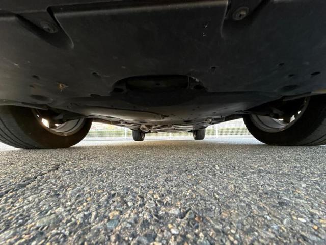 ハリアーハイブリッド Ｚレザーパッケージ　新品タイヤ／ＪＢＬ／保証書／純正　ＳＤナビ／デジタルインナーミラー／衝突安全装置／シートヒーター／パノラミックビューモニター／車線逸脱防止支援システム／シート　フルレザー／電動バックドア　革シート（47枚目）