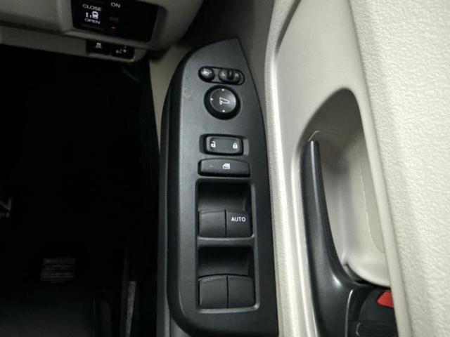 N-BOX ヒョウジュン 純正 8インチ メモリーナビ/ホンダセンシング/電動スライドドア/車線逸脱防止支援システム/ドライブレコーダー 純正/ヘッドランプ LED/USBジャック/Bluetooth接続/EBD付ABS(26枚目)