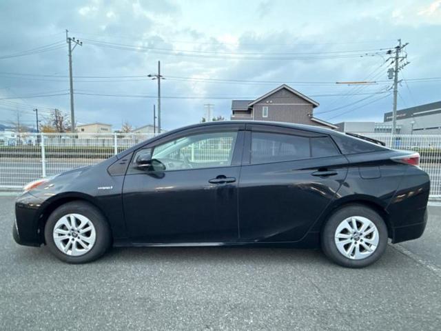 プリウス Ｓ　純正　ＳＤナビ／ヘッドランプ　ＨＩＤ／Ｂｌｕｅｔｏｏｔｈ接続／ＥＴＣ／ＥＢＤ付ＡＢＳ／横滑り防止装置／アイドリングストップ／バックモニター／フルセグＴＶ／ＤＶＤ／エアバッグ　運転席　バックカメラ（2枚目）