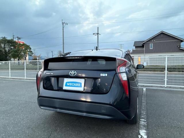 プリウス Ｓ　純正　ＳＤナビ／ヘッドランプ　ＨＩＤ／Ｂｌｕｅｔｏｏｔｈ接続／ＥＴＣ／ＥＢＤ付ＡＢＳ／横滑り防止装置／アイドリングストップ／バックモニター／フルセグＴＶ／ＤＶＤ／エアバッグ　運転席　バックカメラ（3枚目）