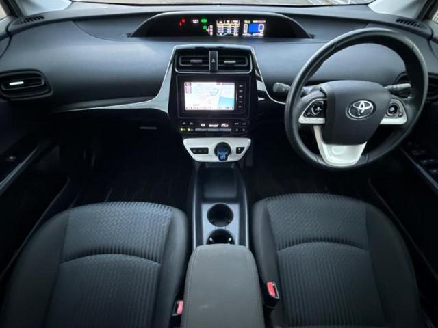 プリウス Ｓ　純正　ＳＤナビ／ヘッドランプ　ＨＩＤ／Ｂｌｕｅｔｏｏｔｈ接続／ＥＴＣ／ＥＢＤ付ＡＢＳ／横滑り防止装置／アイドリングストップ／バックモニター／フルセグＴＶ／ＤＶＤ／エアバッグ　運転席　バックカメラ（4枚目）