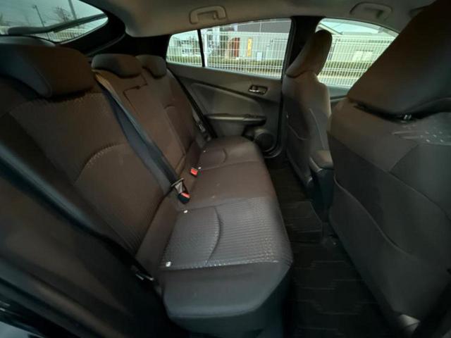 プリウス Ｓ　純正　ＳＤナビ／ヘッドランプ　ＨＩＤ／Ｂｌｕｅｔｏｏｔｈ接続／ＥＴＣ／ＥＢＤ付ＡＢＳ／横滑り防止装置／アイドリングストップ／バックモニター／フルセグＴＶ／ＤＶＤ／エアバッグ　運転席　バックカメラ（6枚目）