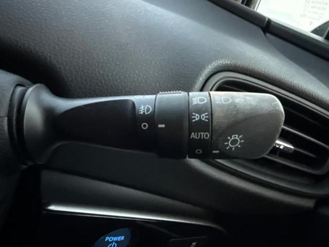 プリウス Ｓ　純正　ＳＤナビ／ヘッドランプ　ＨＩＤ／Ｂｌｕｅｔｏｏｔｈ接続／ＥＴＣ／ＥＢＤ付ＡＢＳ／横滑り防止装置／アイドリングストップ／バックモニター／フルセグＴＶ／ＤＶＤ／エアバッグ　運転席　バックカメラ（16枚目）