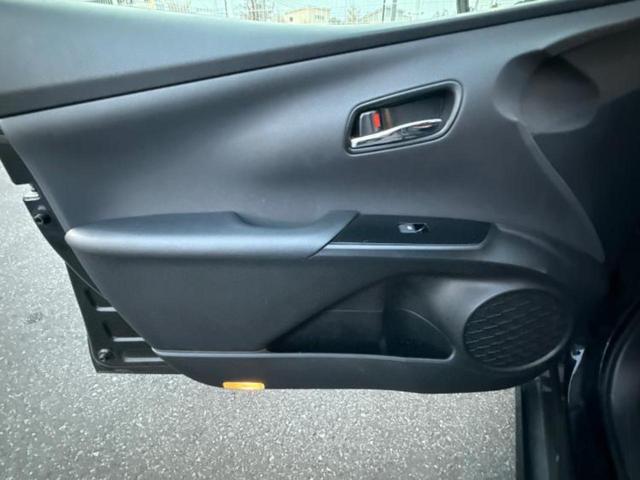 プリウス Ｓ　純正　ＳＤナビ／ヘッドランプ　ＨＩＤ／Ｂｌｕｅｔｏｏｔｈ接続／ＥＴＣ／ＥＢＤ付ＡＢＳ／横滑り防止装置／アイドリングストップ／バックモニター／フルセグＴＶ／ＤＶＤ／エアバッグ　運転席　バックカメラ（23枚目）