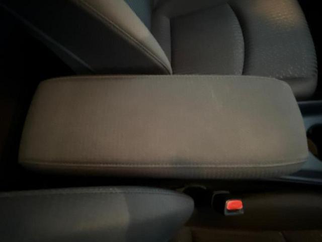 プリウス Ｓ　純正　ＳＤナビ／ヘッドランプ　ＨＩＤ／Ｂｌｕｅｔｏｏｔｈ接続／ＥＴＣ／ＥＢＤ付ＡＢＳ／横滑り防止装置／アイドリングストップ／バックモニター／フルセグＴＶ／ＤＶＤ／エアバッグ　運転席　バックカメラ（32枚目）