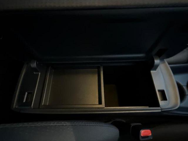 プリウス Ｓ　純正　ＳＤナビ／ヘッドランプ　ＨＩＤ／Ｂｌｕｅｔｏｏｔｈ接続／ＥＴＣ／ＥＢＤ付ＡＢＳ／横滑り防止装置／アイドリングストップ／バックモニター／フルセグＴＶ／ＤＶＤ／エアバッグ　運転席　バックカメラ（33枚目）