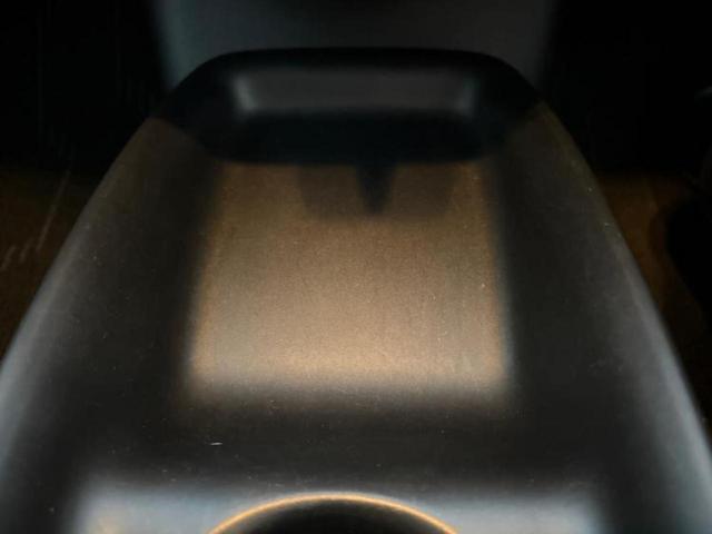 プリウス Ｓ　純正　ＳＤナビ／ヘッドランプ　ＨＩＤ／Ｂｌｕｅｔｏｏｔｈ接続／ＥＴＣ／ＥＢＤ付ＡＢＳ／横滑り防止装置／アイドリングストップ／バックモニター／フルセグＴＶ／ＤＶＤ／エアバッグ　運転席　バックカメラ（39枚目）