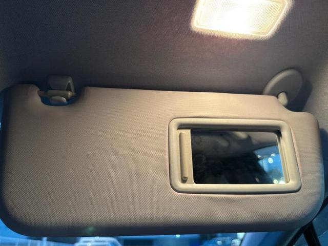 プリウス Ｓ　純正　ＳＤナビ／ヘッドランプ　ＨＩＤ／Ｂｌｕｅｔｏｏｔｈ接続／ＥＴＣ／ＥＢＤ付ＡＢＳ／横滑り防止装置／アイドリングストップ／バックモニター／フルセグＴＶ／ＤＶＤ／エアバッグ　運転席　バックカメラ（41枚目）
