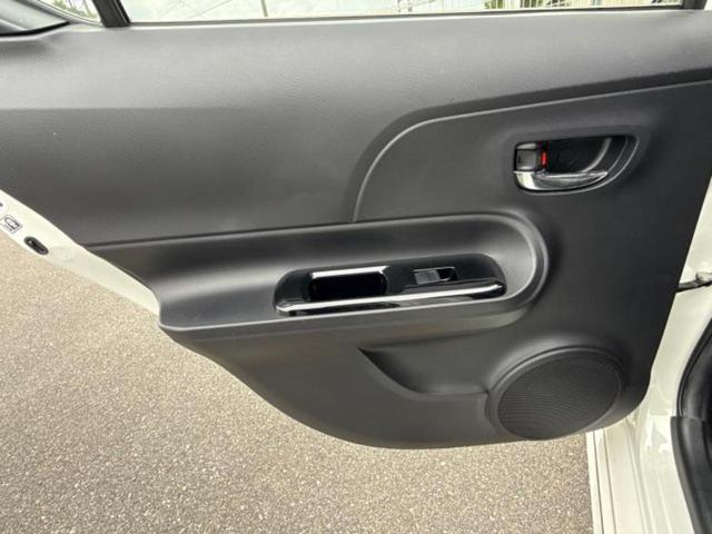 アクア Ｇ　Ｇｓ　純正　ＳＤナビ／シート　ハーフレザー／ドライブレコーダー　社外／ヘッドランプ　ＨＩＤ／Ｂｌｕｅｔｏｏｔｈ接続／ＥＴＣ／ＥＢＤ付ＡＢＳ／横滑り防止装置／アイドリングストップ／バックモニター　バックカメラ（24枚目）