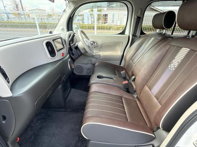 ＷＥＣＡＲＳでは各商談席に大型モニターをご用意しております！見やすい大画面でゆったりと全国の在庫をご覧いただけます！是非ご来店お待ちしております！